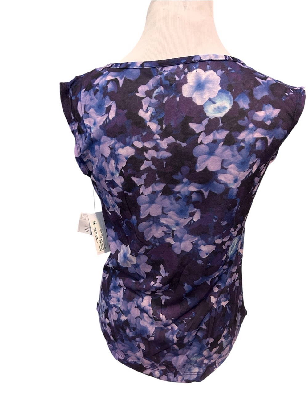 NWT Liz Claiborne  Purple Lavender Floral  Top Tee Size Small - Picture 2 of 4